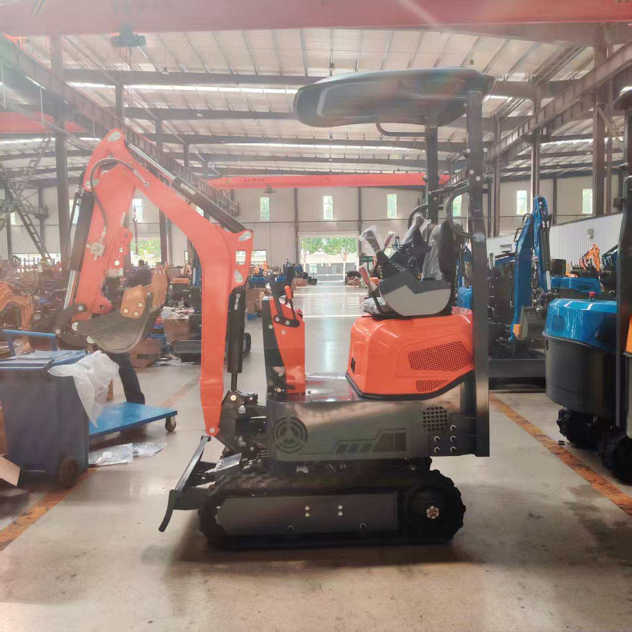 Mini-pelle Condor E12 Orange - Vue 1