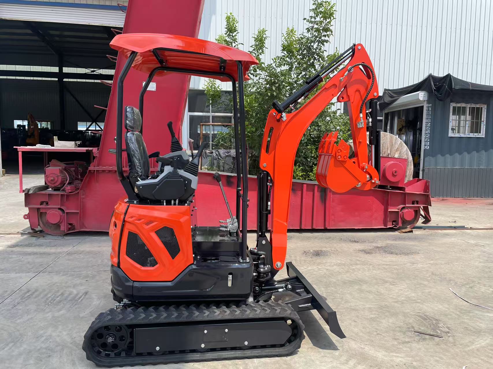 Mini-pelle Condor E18 - Vue 4